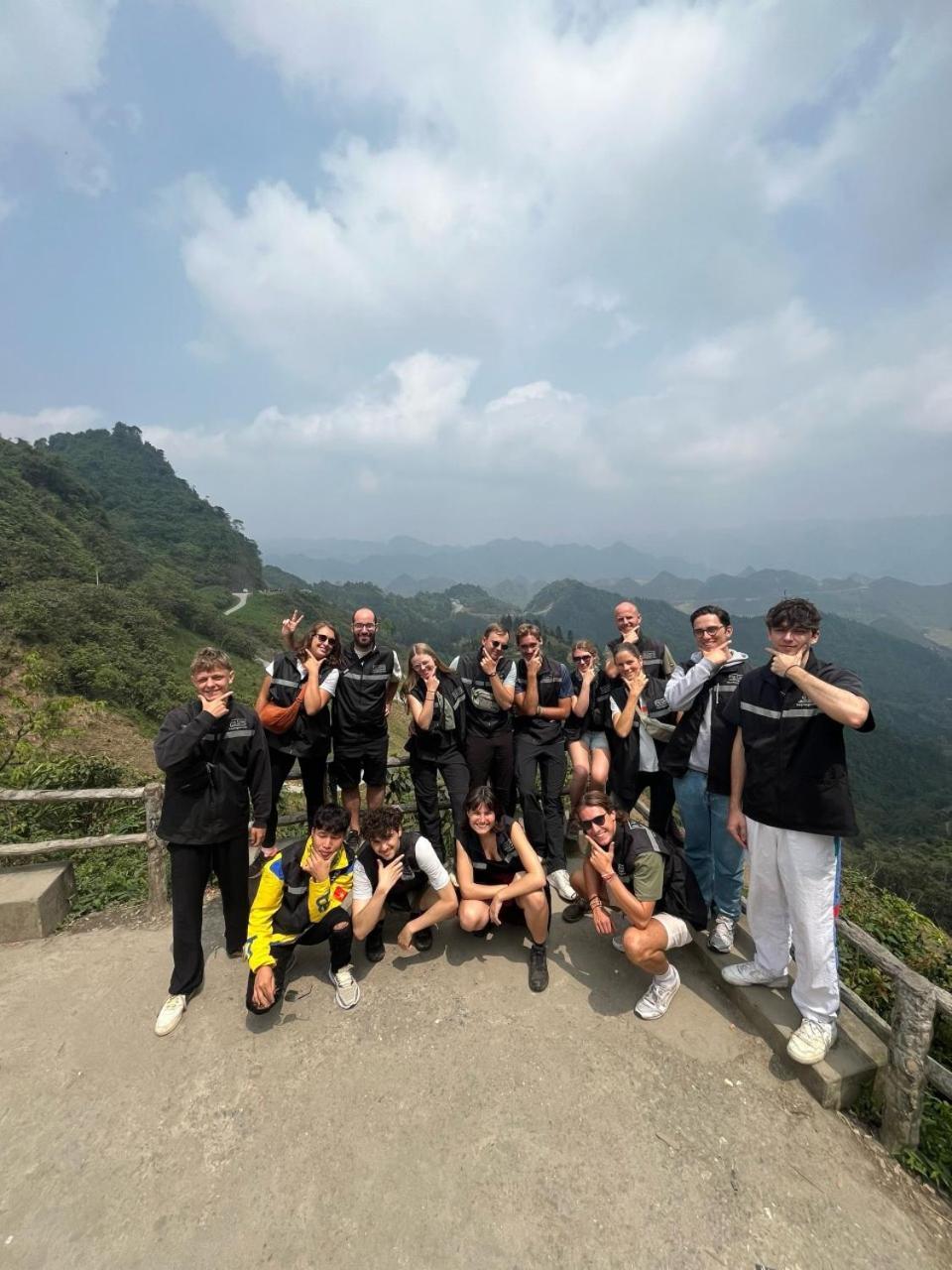 Lang Lap Quiri Hostel Ha Giang מראה חיצוני תמונה